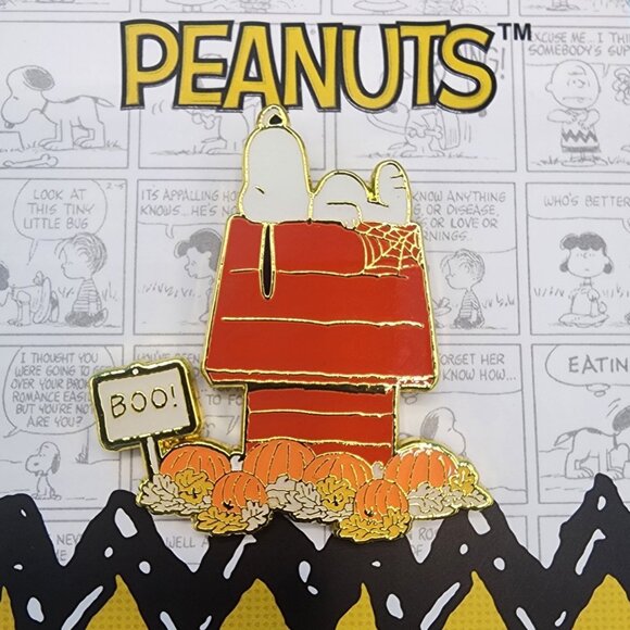 Loungefly Peanuts Snoopy Dog House Boo Pumpkin Halloween Enamel Pin NEW - Picture 1 of 10